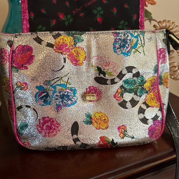 Betsey Johnson Rare Off the Hook Phone Purse - Picture 13 of 16